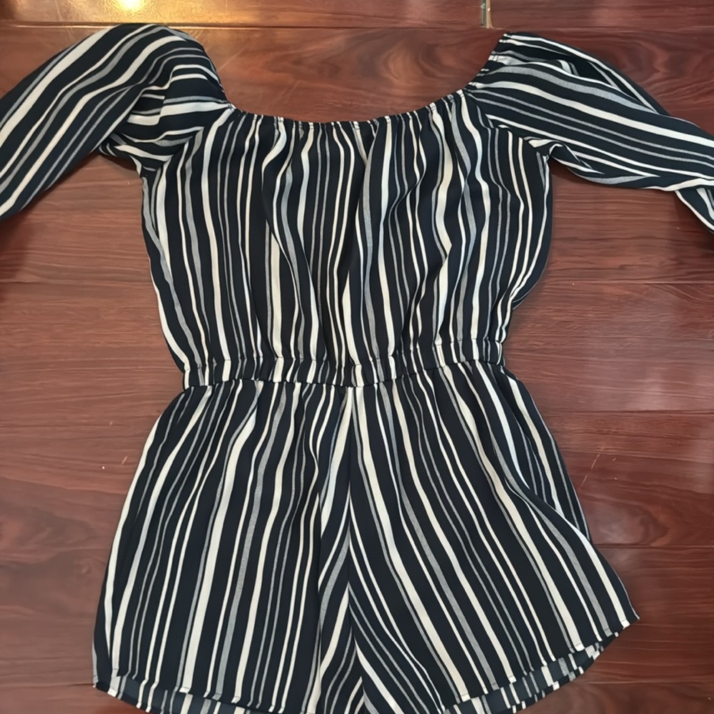 Striped Romper - Picture 5 of 5